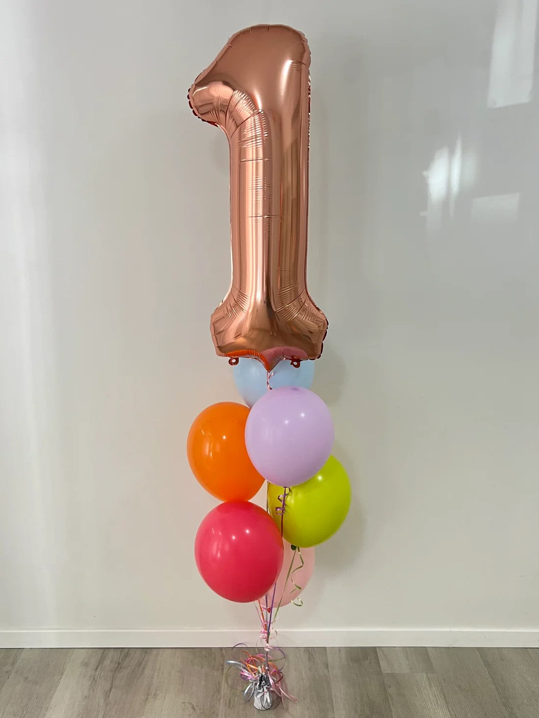 Jumbo Number and 6 Latex Bouquet